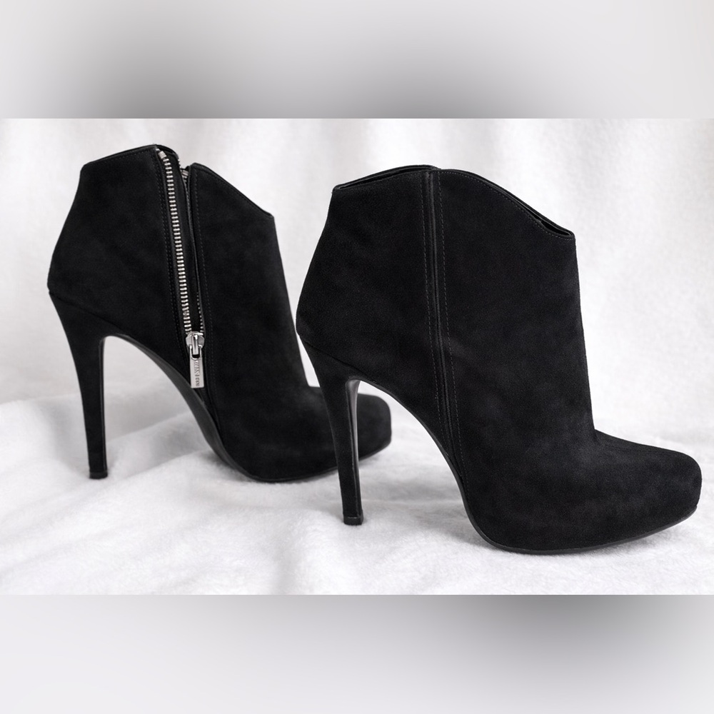Gianni Bini Black Ankle Booties with Zipper
